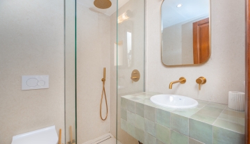 Resa estates Ibiza for sale te koop appartement Santa Gertrudis bathroom shower.jpg
